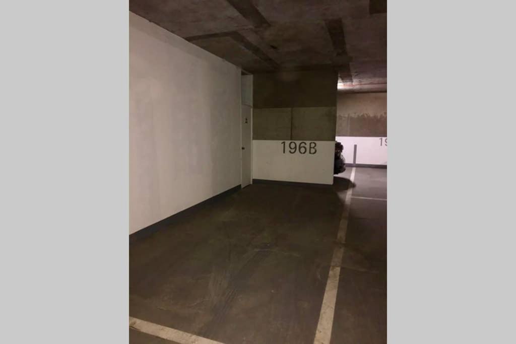 Agradable Depto. Mirando A Clinica Condes Appartamento