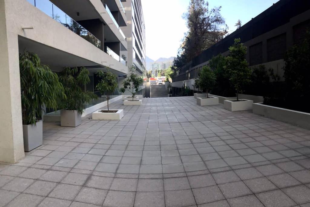 Agradable Depto. Mirando A Clinica Condes * Santiago del Cile
