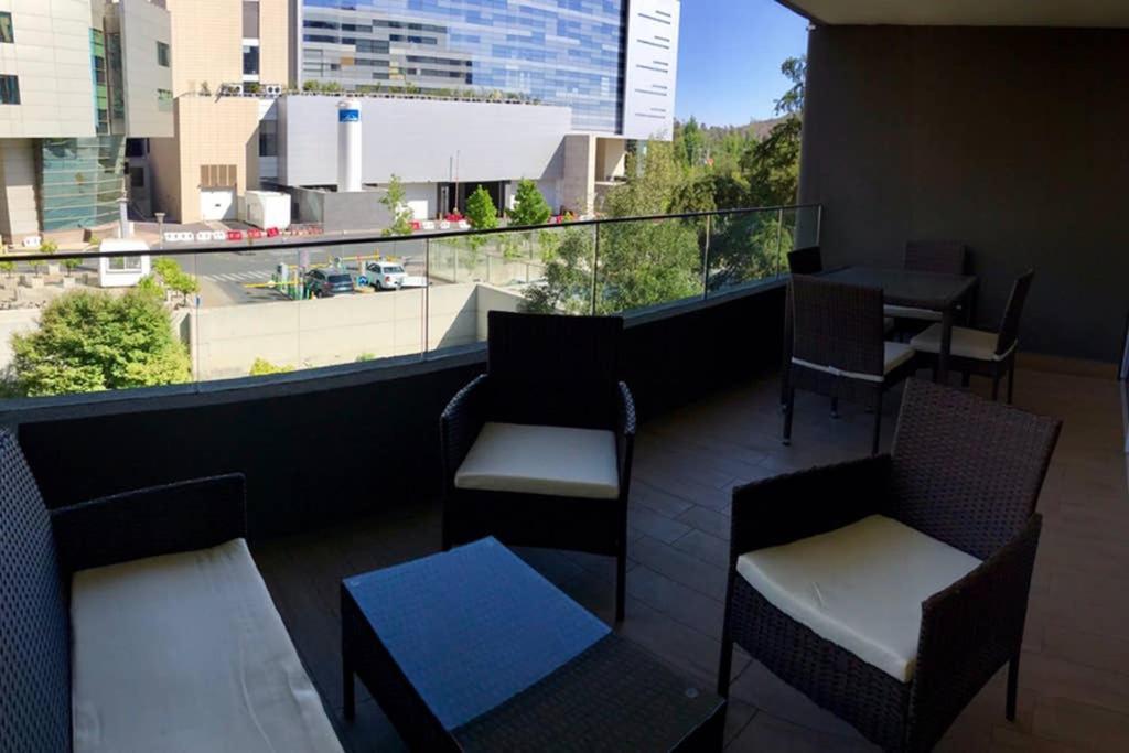 Agradable Depto. Mirando A Clinica Condes Appartamento
