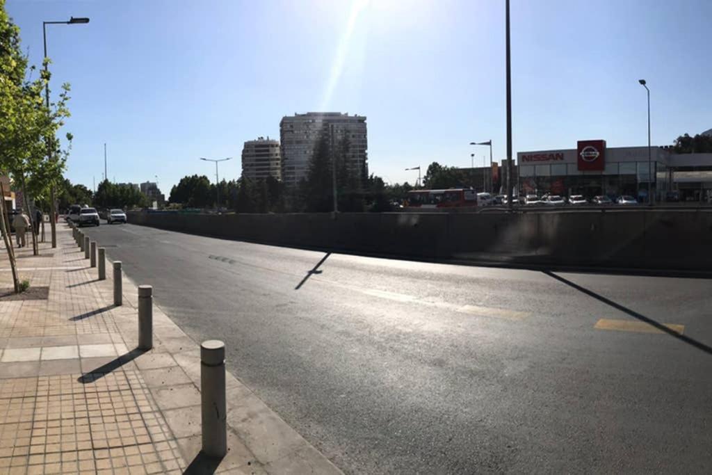 Agradable Depto. Mirando A Clinica Condes Santiago del Cile